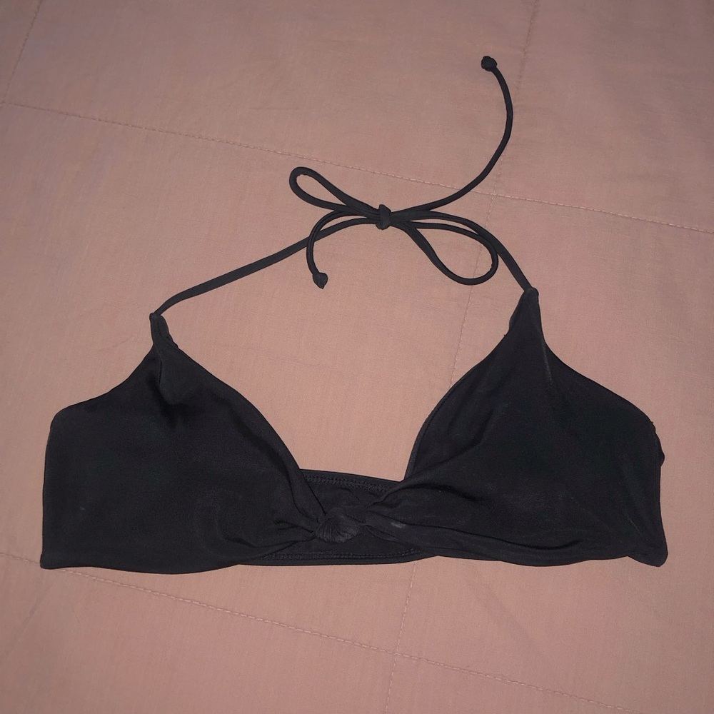 Knotted bikini top
